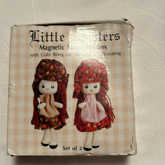 Vintage Little Sisters magnetic memo holders - Picture 1 of 3